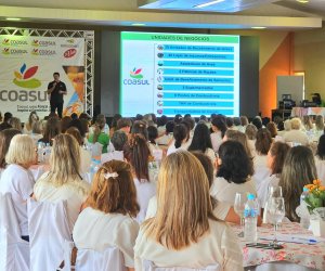  Coasul faz homenagem as cooperadas pelo Dia da Mulher.