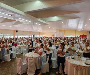  Coasul faz homenagem as cooperadas pelo Dia da Mulher.