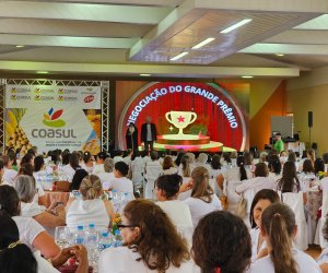  Coasul faz homenagem as cooperadas pelo Dia da Mulher.