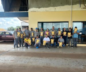  COASUL CELEBRA A P&Aacute;SCOA COM ENTREGA DE COLOMBAS A COLABORADORES