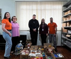 CAMPANHA DIA C ARRECADA MAIS DE 300 QUILOS DE ALIMENTOS EM S&Atilde;O JO&Atilde;O
