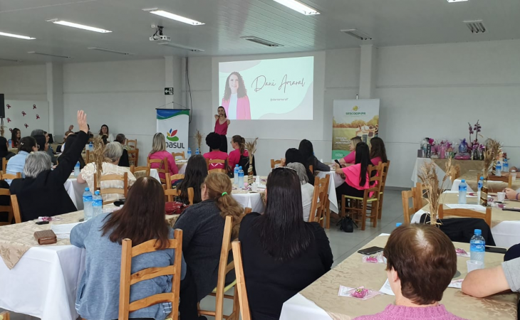 Cooperadas de Salto de Lontra e Ampere participam de palestra.